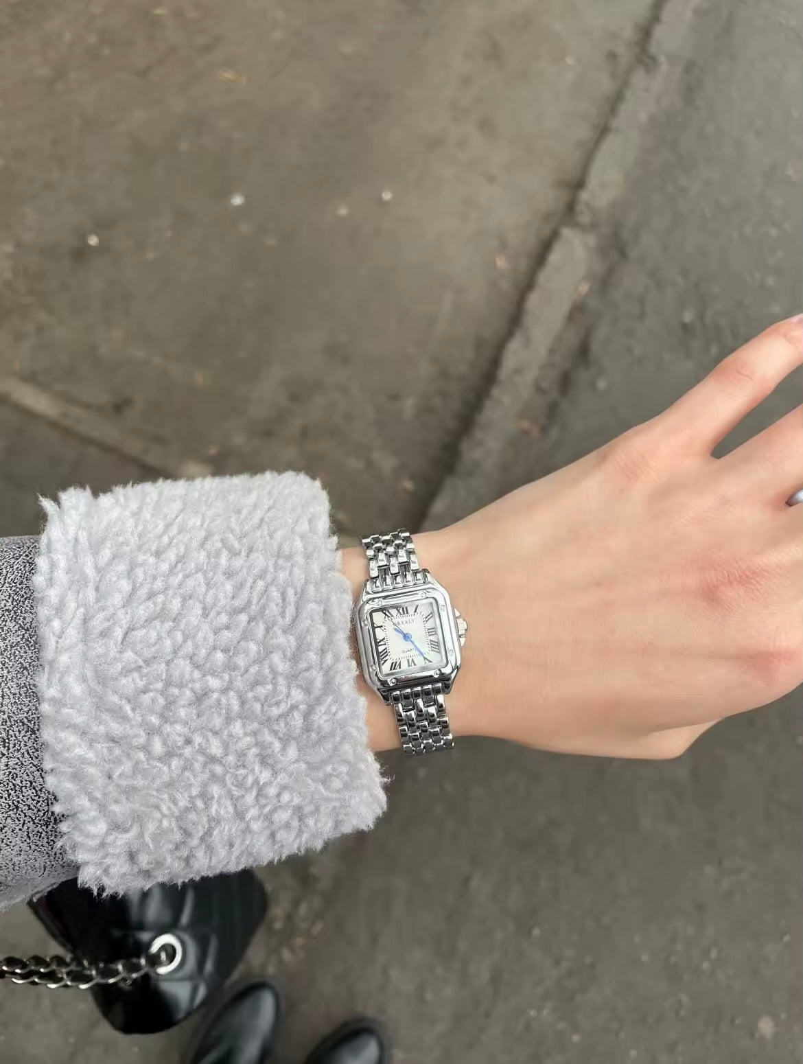 Women's Silver Rectangle Watch – White Dial, Stainless Steel Strap, Elegant Quartz Design