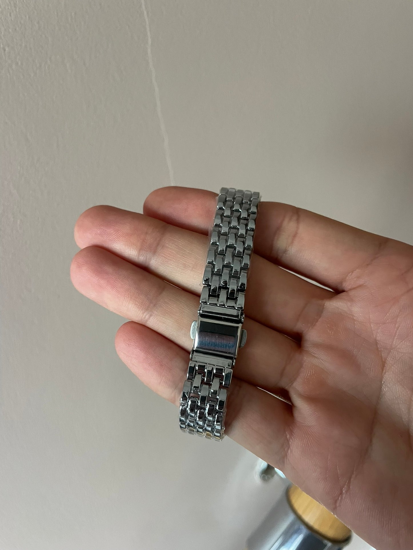 Women's Silver Rectangle Watch – White Dial, Stainless Steel Strap, Elegant Quartz Design