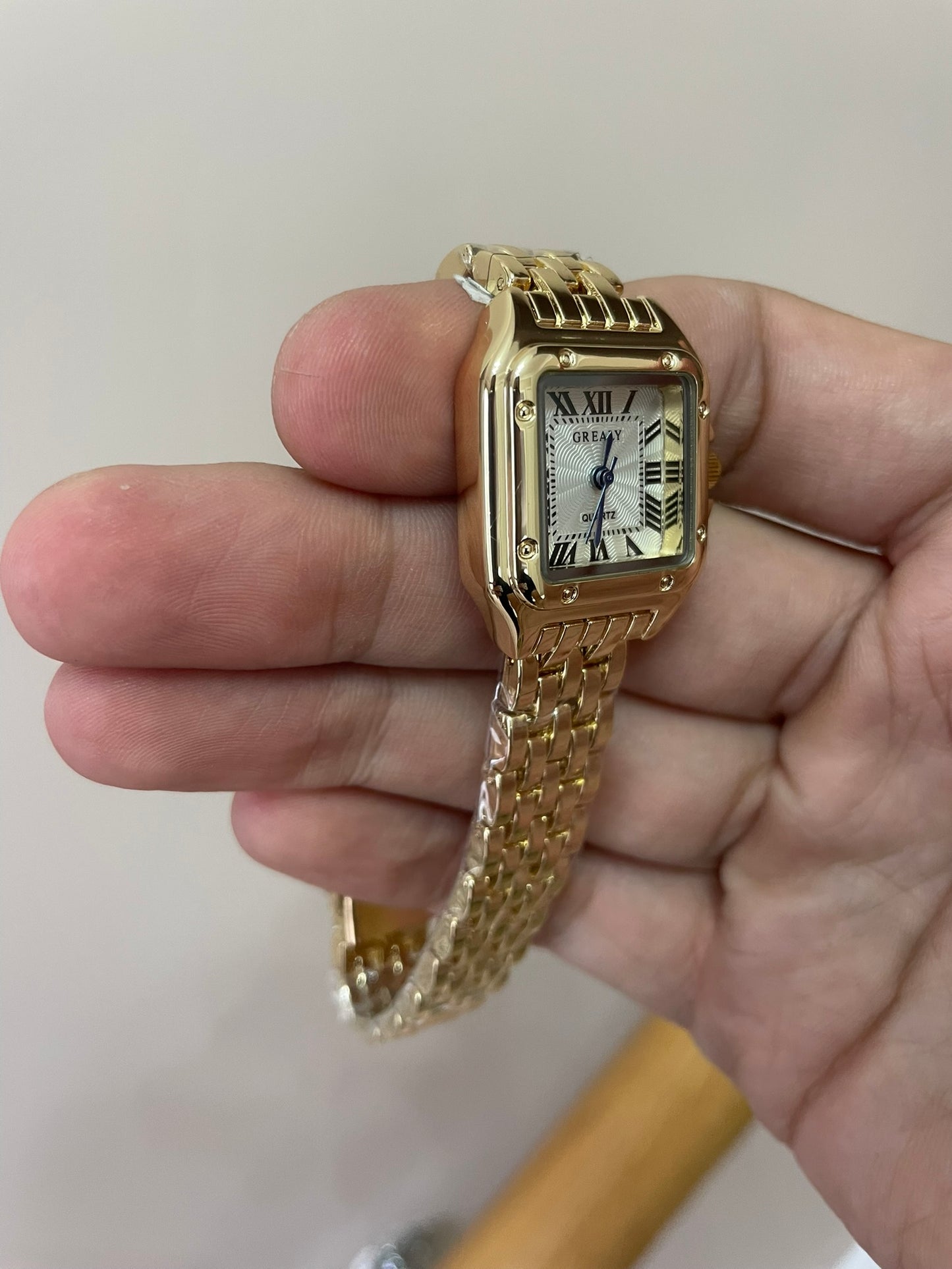 Women's Gold Rectangle Watch – White Dial, Stainless Steel Strap, Elegant Quartz Design