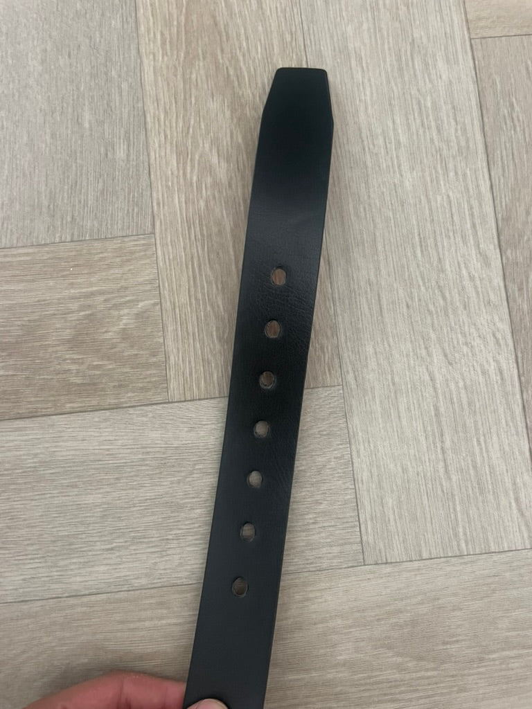 Men’s Leather Belt Black Premium – High-Quality, Stylish & Comfortable