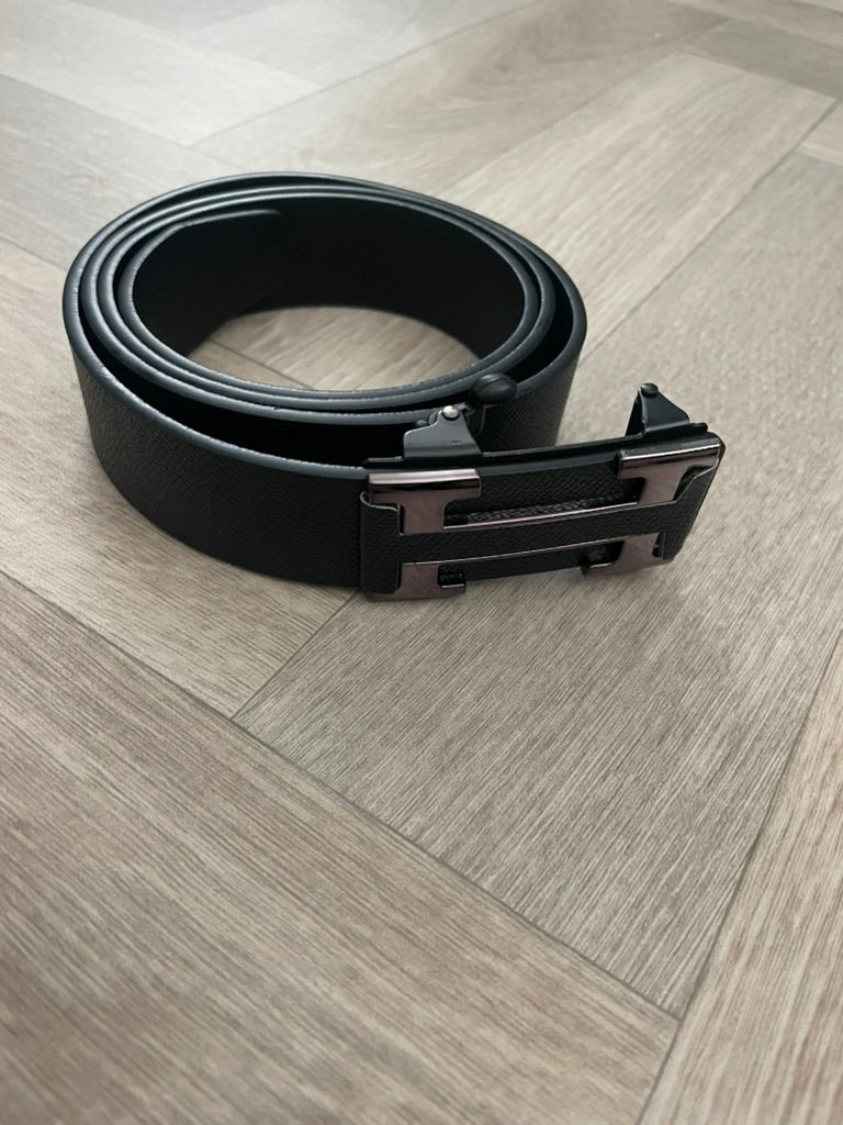 Men’s luxury Leather Belt in Black – High-Quality, Stylish & Comfortable