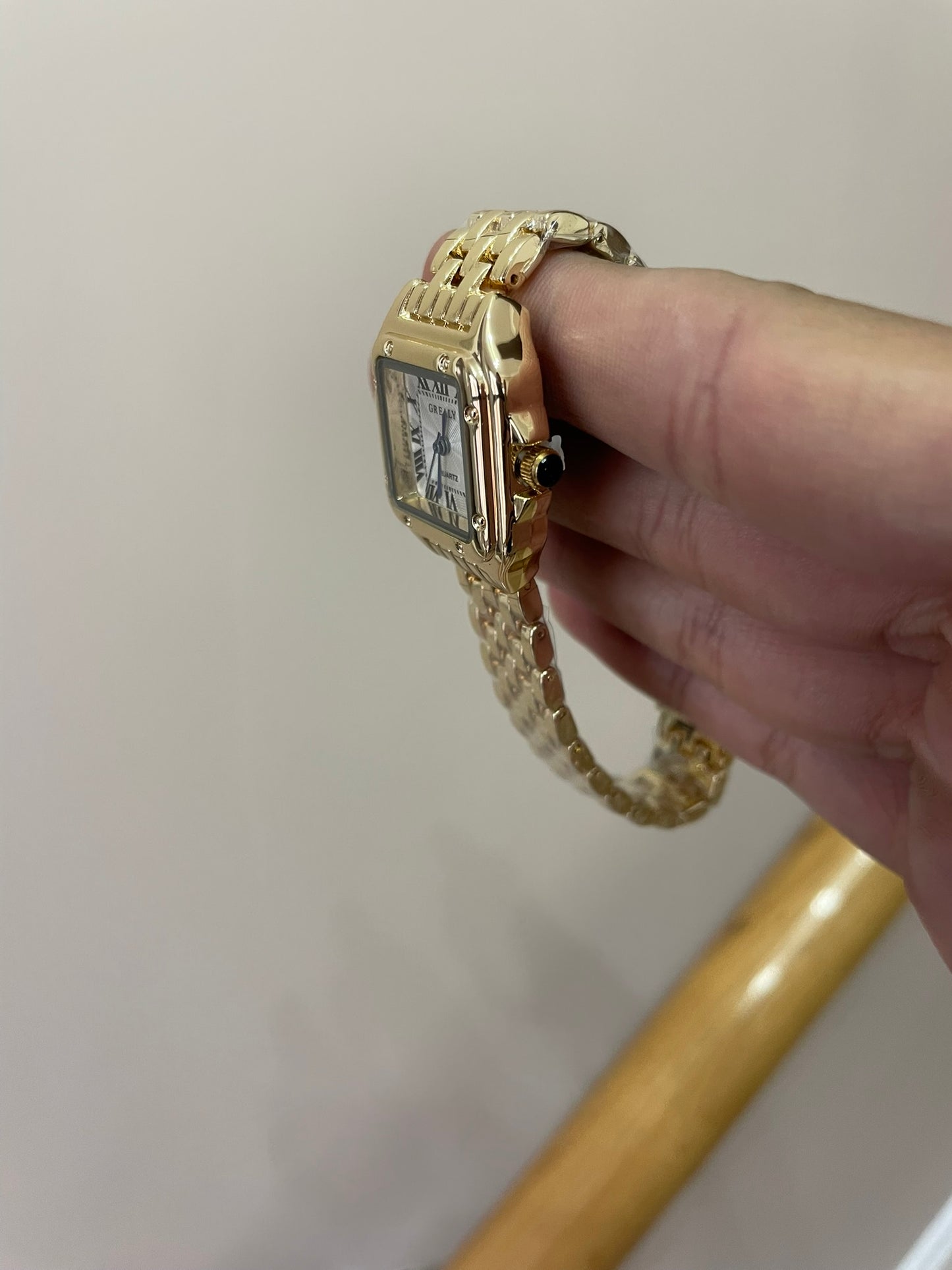 Women's Gold Rectangle Watch – White Dial, Stainless Steel Strap, Elegant Quartz Design