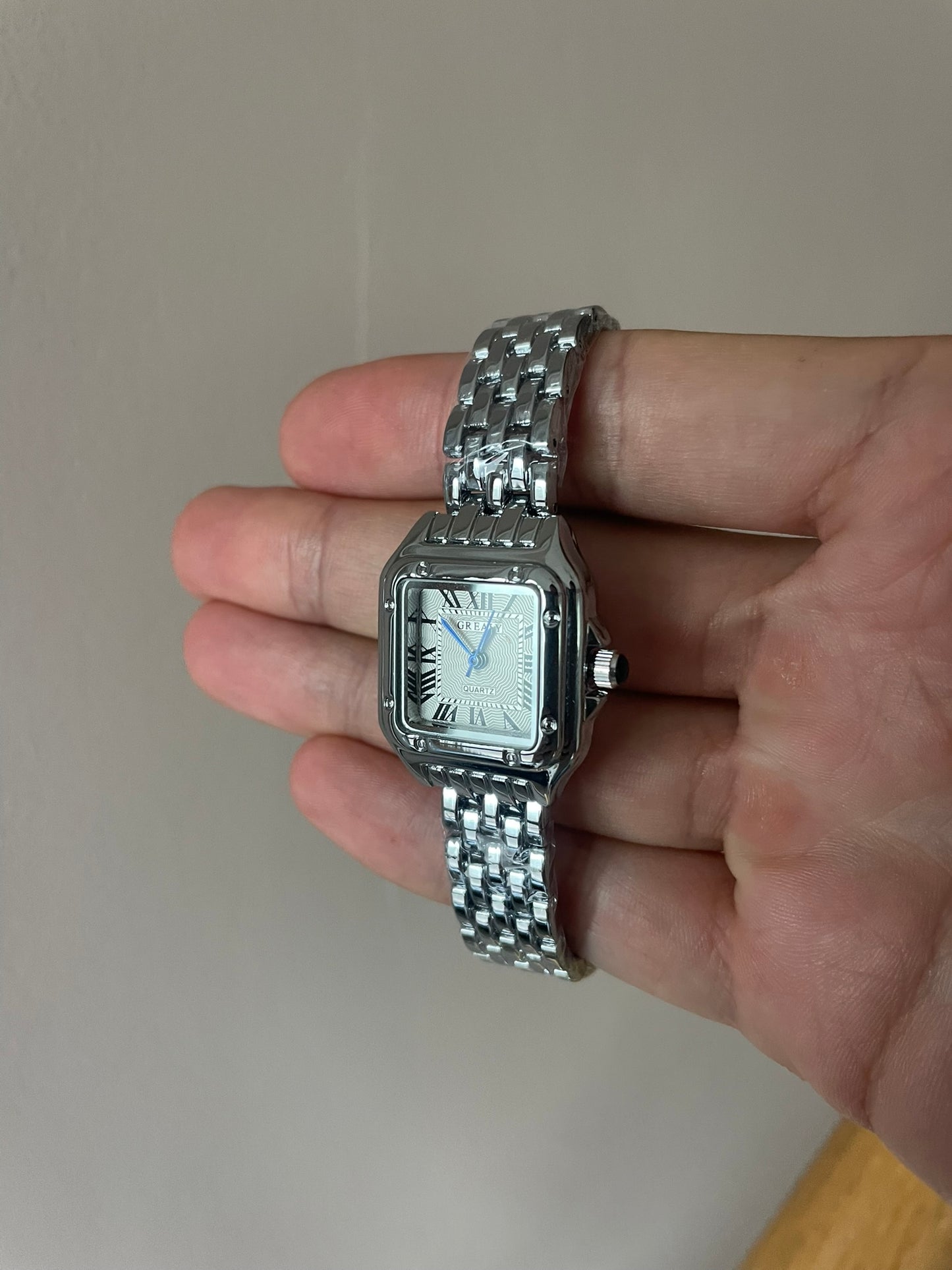Women's Silver Rectangle Watch – White Dial, Stainless Steel Strap, Elegant Quartz Design