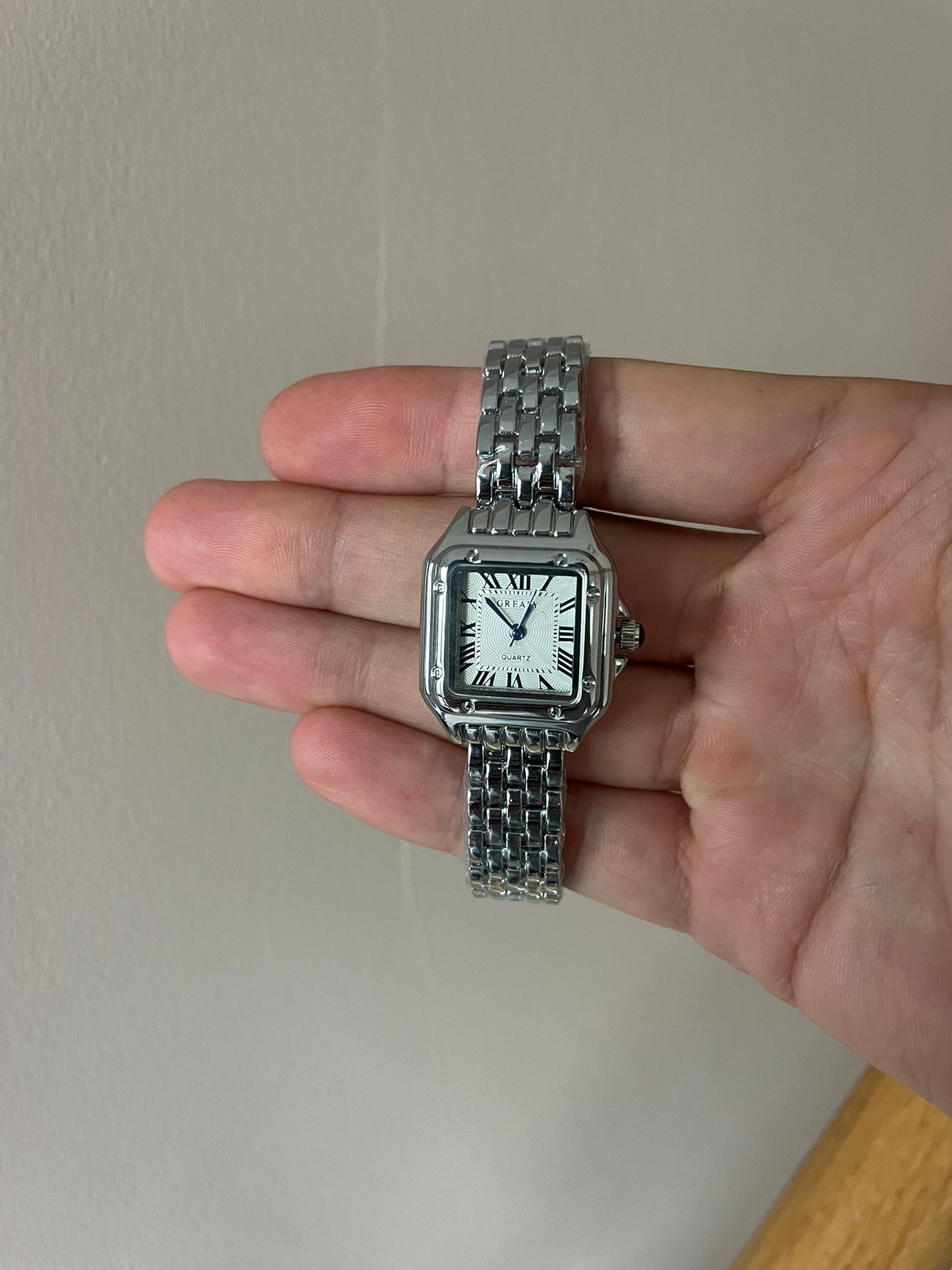 Women's Silver Rectangle Watch – White Dial, Stainless Steel Strap, Elegant Quartz Design