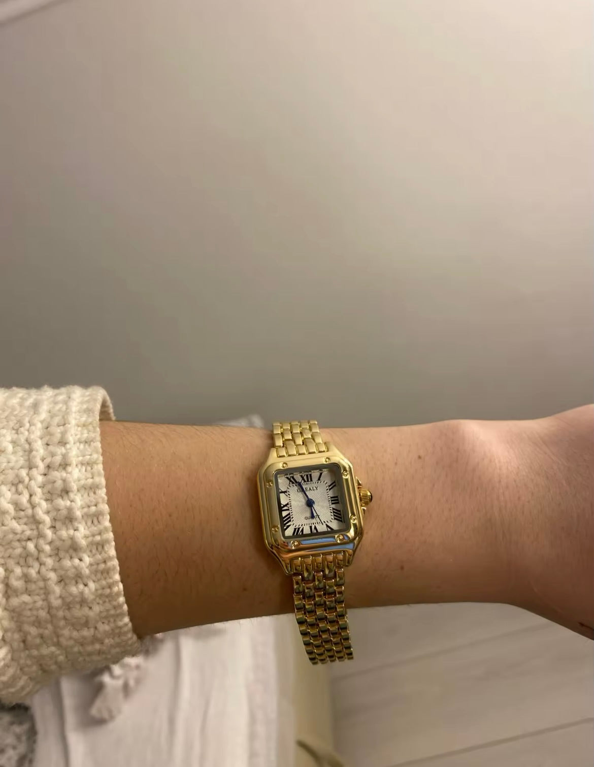 Women's Gold Rectangle Watch – White Dial, Stainless Steel Strap, Elegant Quartz Design