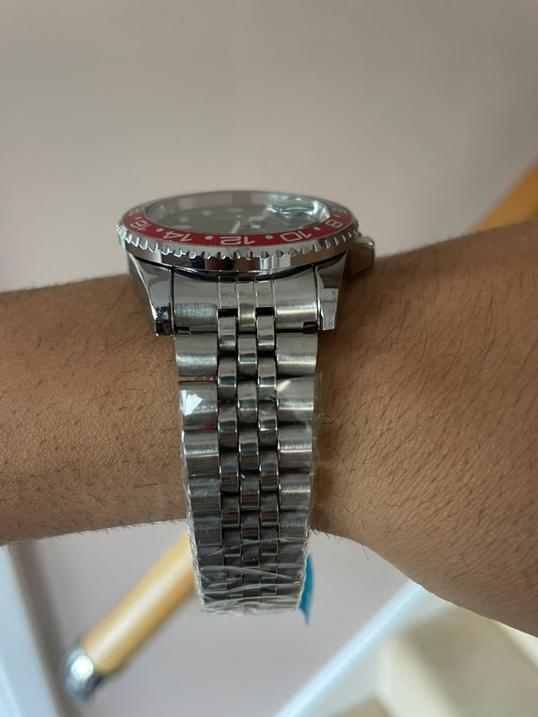Men's Silver Watch – Black Dial, Blue & Red Bezel, Jubilee Strap