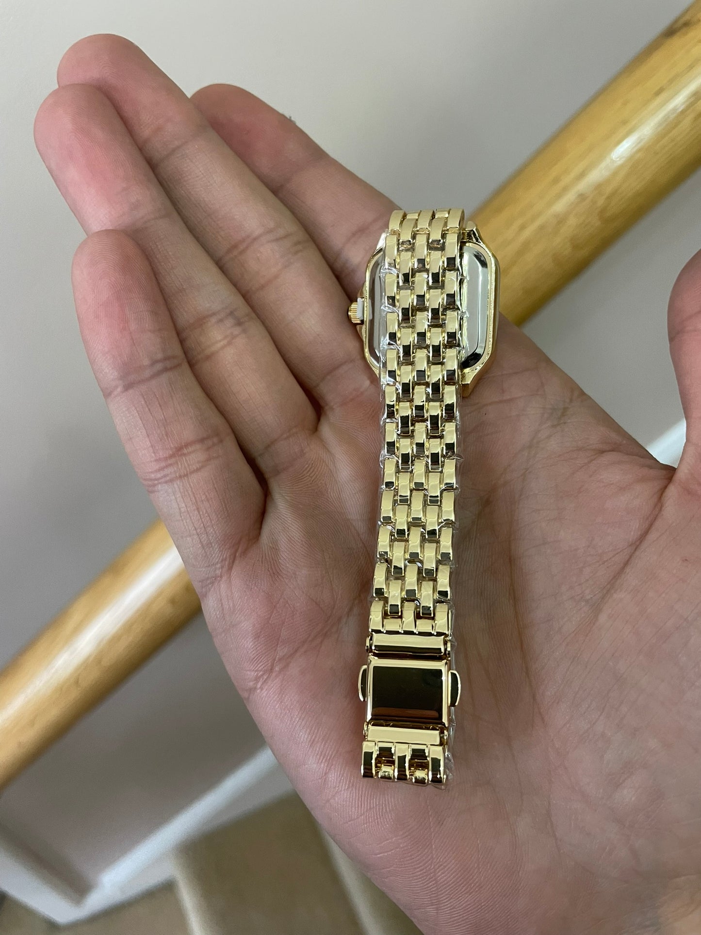 Women's Gold Rectangle Watch – White Dial, Stainless Steel Strap, Elegant Quartz Design