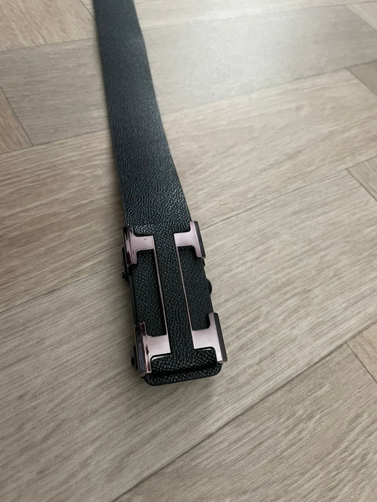 Men’s luxury Leather Belt in Black – High-Quality, Stylish & Comfortable