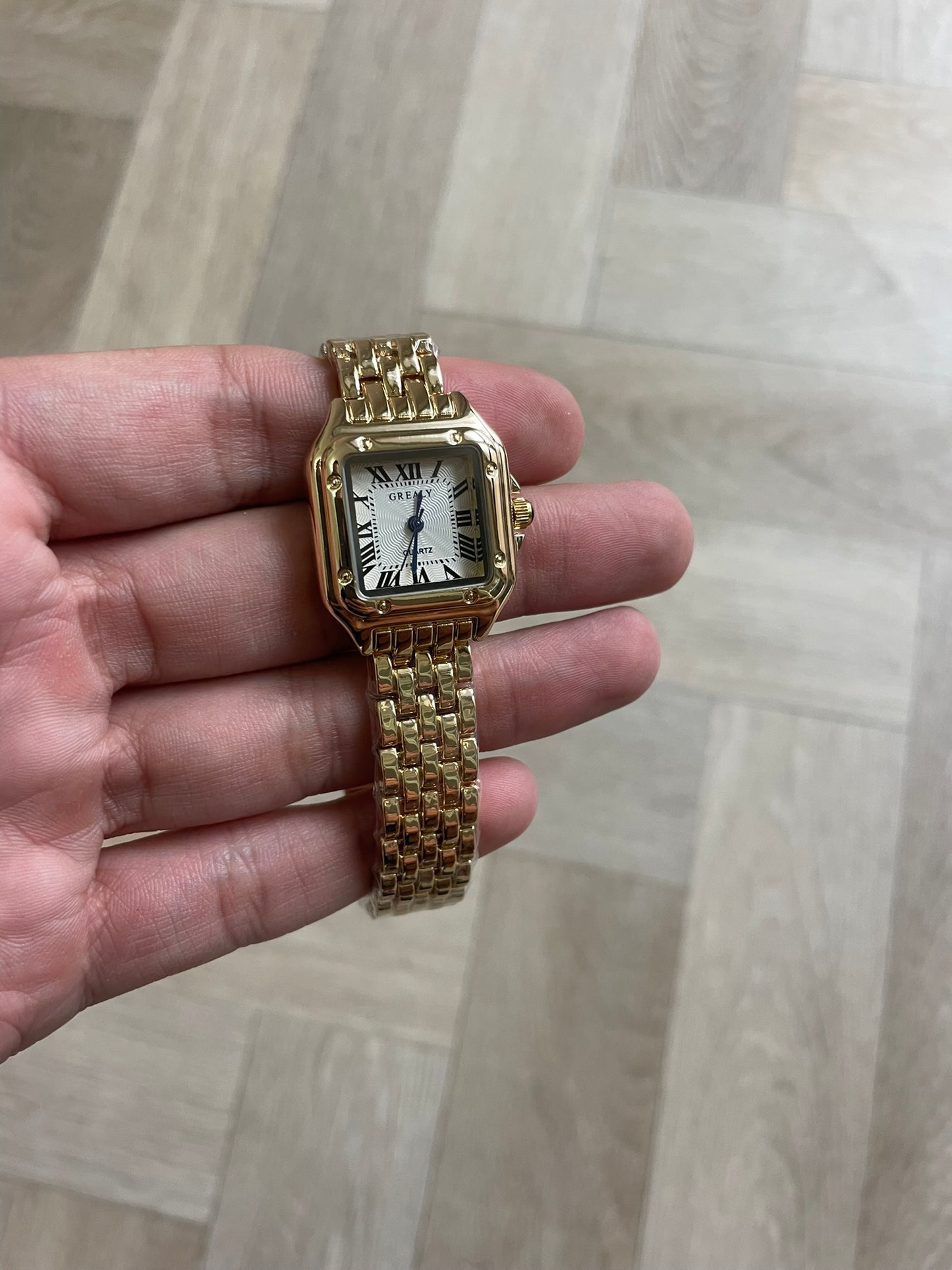 Women's Gold Rectangle Watch – White Dial, Stainless Steel Strap, Elegant Quartz Design