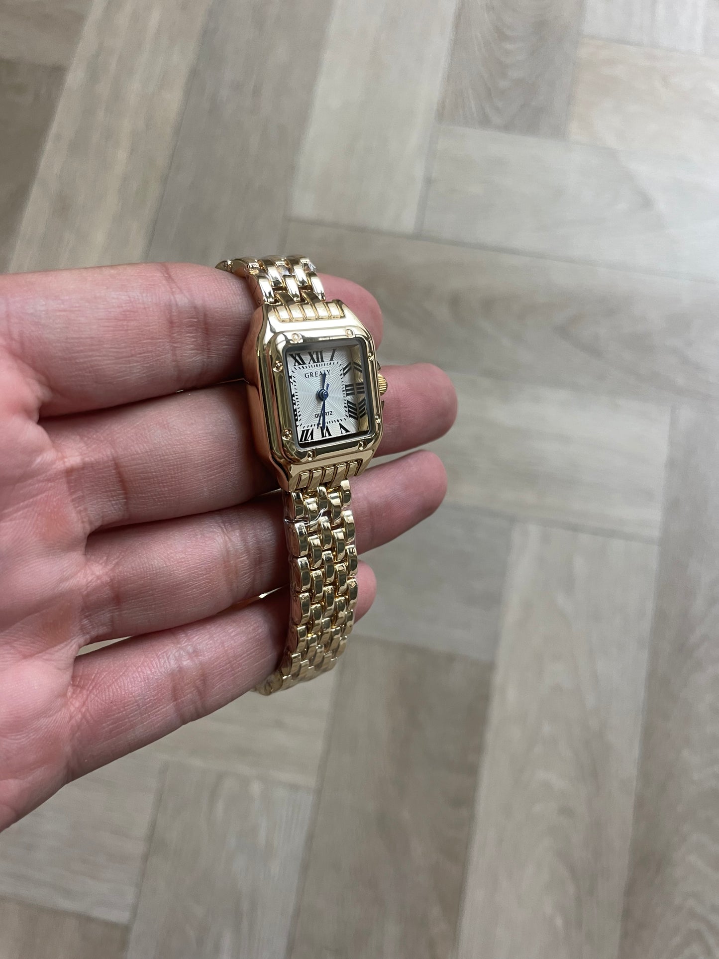Women's Gold Rectangle Watch – White Dial, Stainless Steel Strap, Elegant Quartz Design