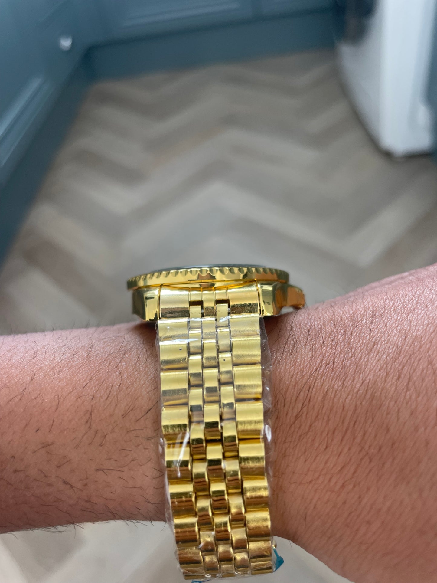Men's Gold Watch – Black Dial with Jubilee Strap