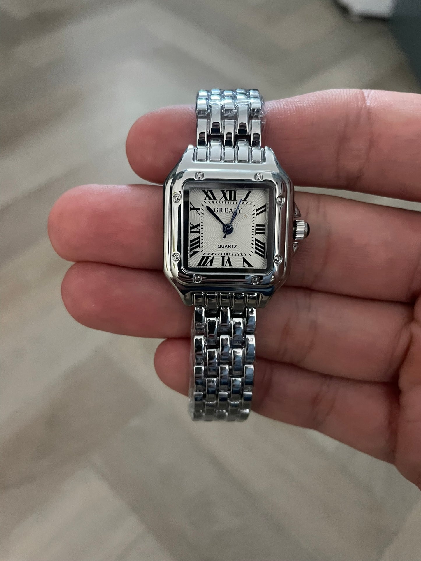 Women's Silver Rectangle Watch – White Dial, Stainless Steel Strap, Elegant Quartz Design