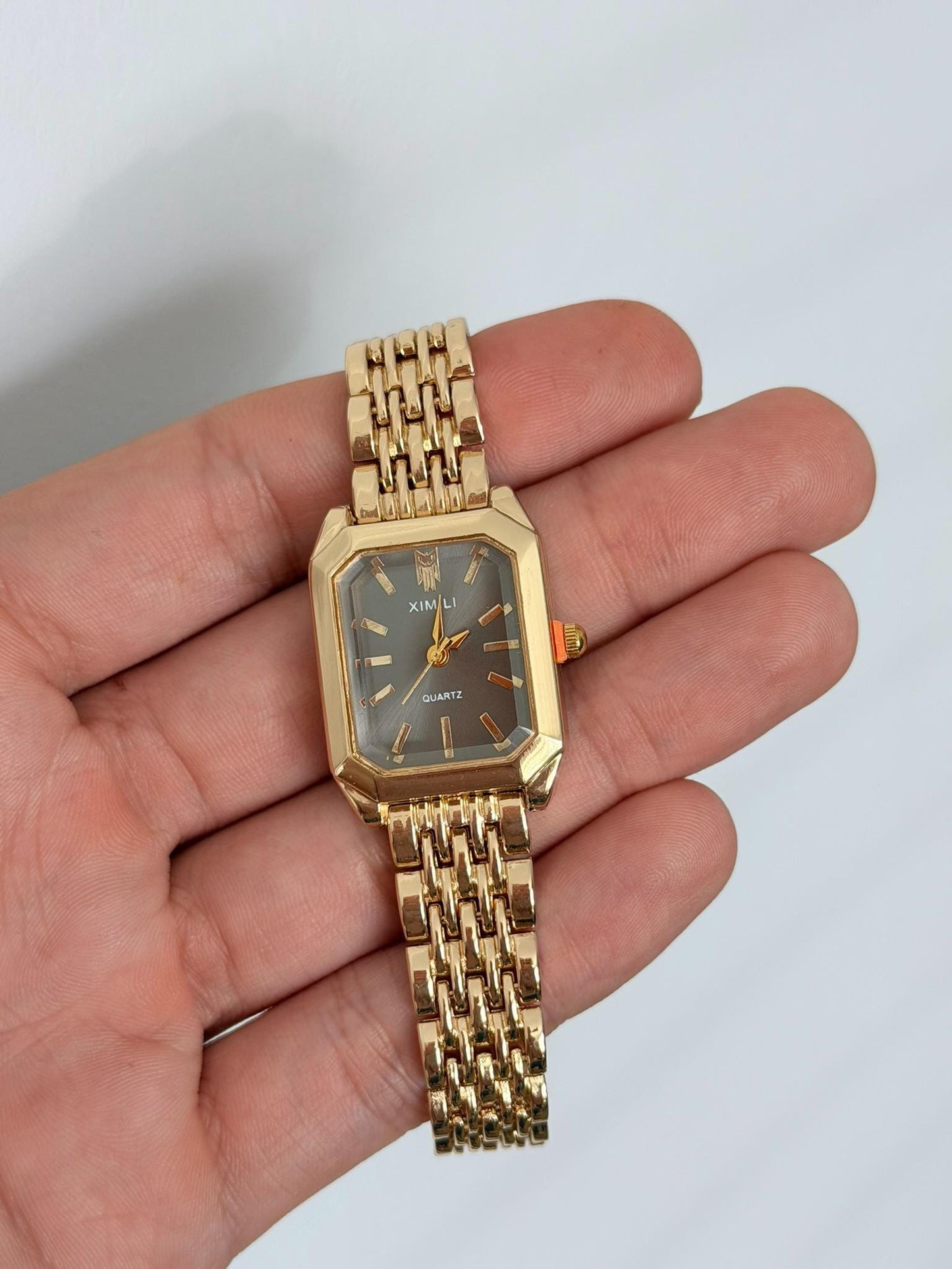 Women's Gold Square Watch black dial – Elegant Vintage Quartz Bracelet Timepiece