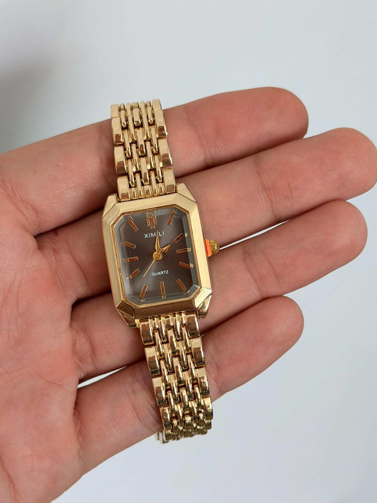 Women's Gold Square Watch black dial – Elegant Vintage Quartz Bracelet Timepiece