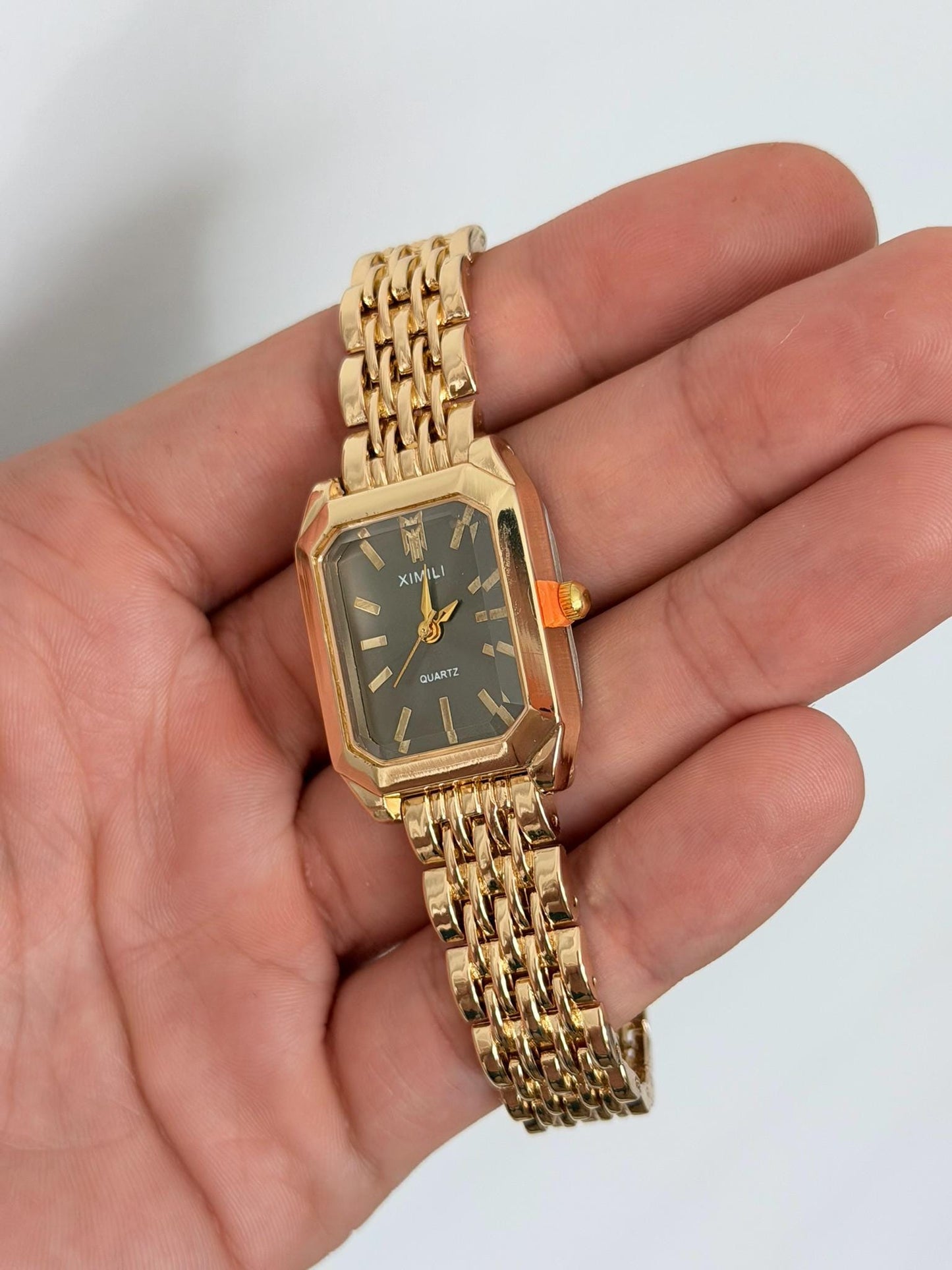 Women's Gold Square Watch black dial – Elegant Vintage Quartz Bracelet Timepiece